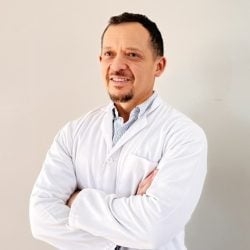 Valdebran_headshot (1)